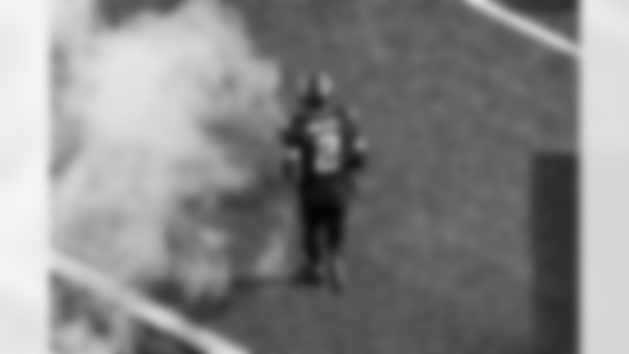 Check out the best shots from the Chargers Week 17 matchup against the Texans!