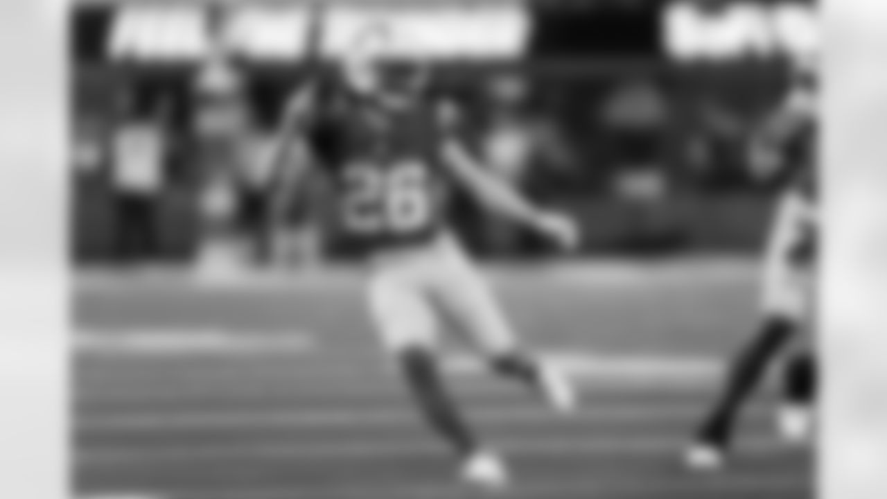 CB Donte Jackson (26)