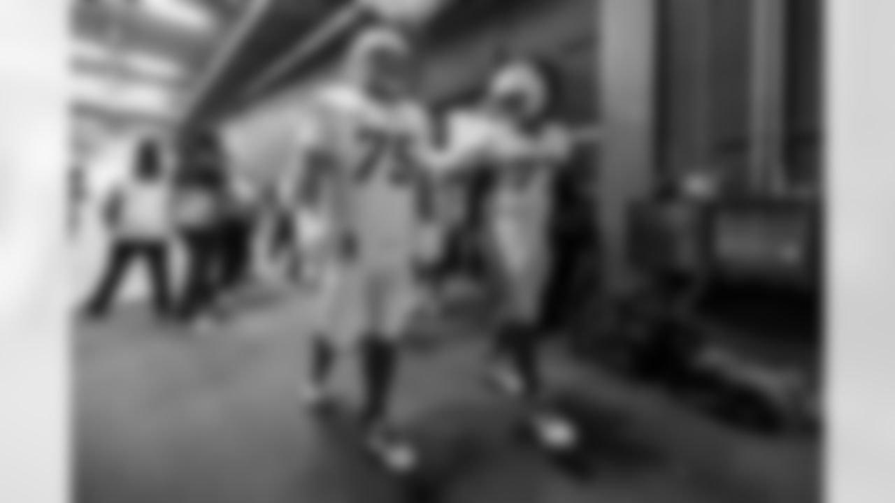 Check out the best shots from the Chargers Week 15 matchup against the Chiefs!