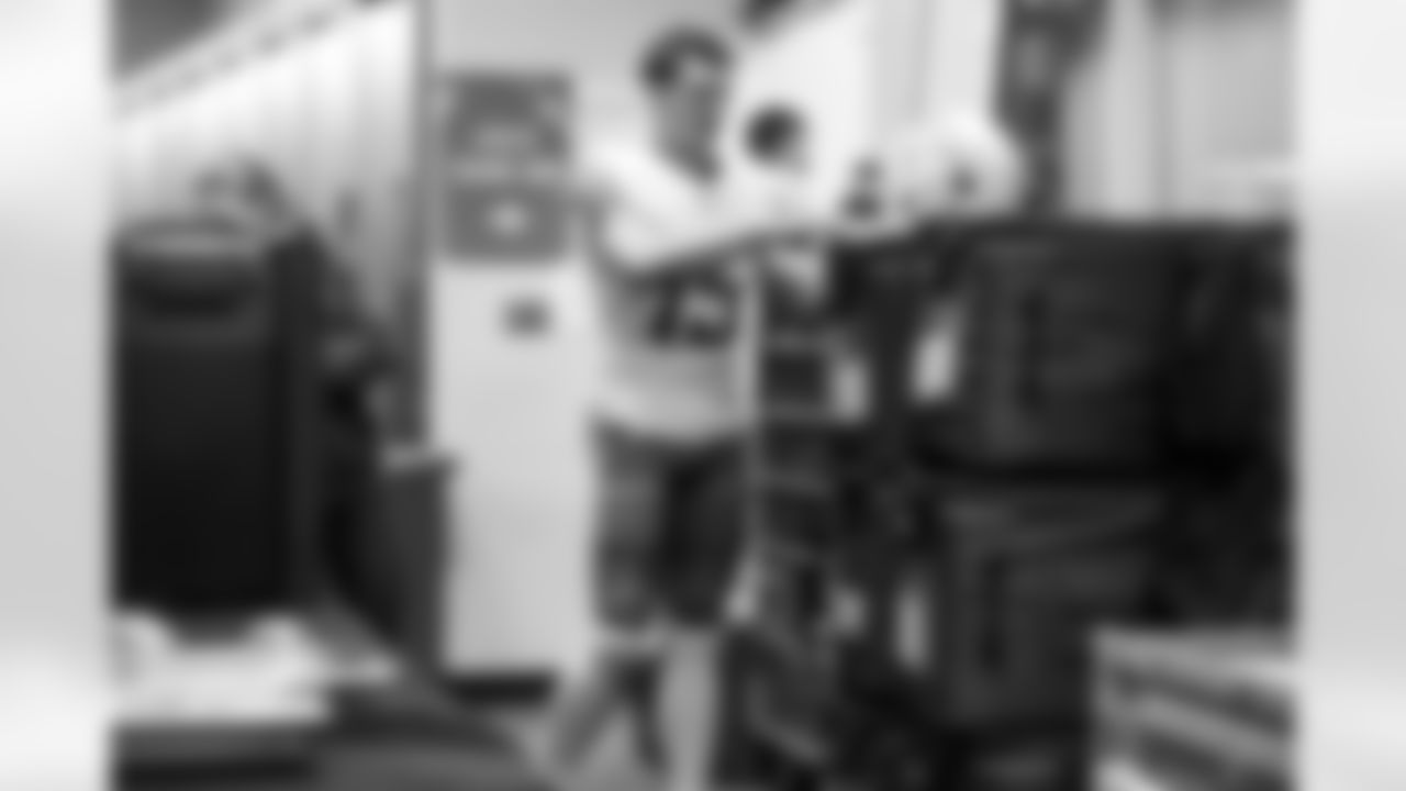 WR Ladd McConkey (15)