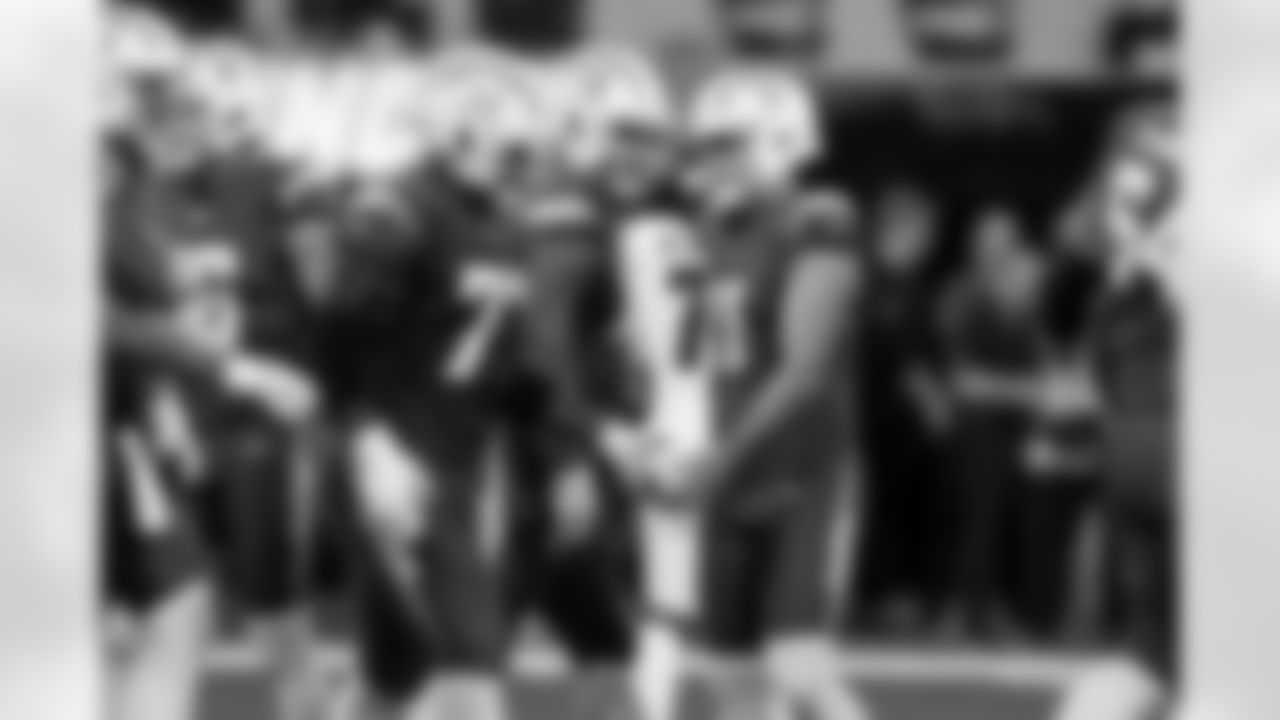 G Zion Johnson (77) and K Cameron Dicker (11)