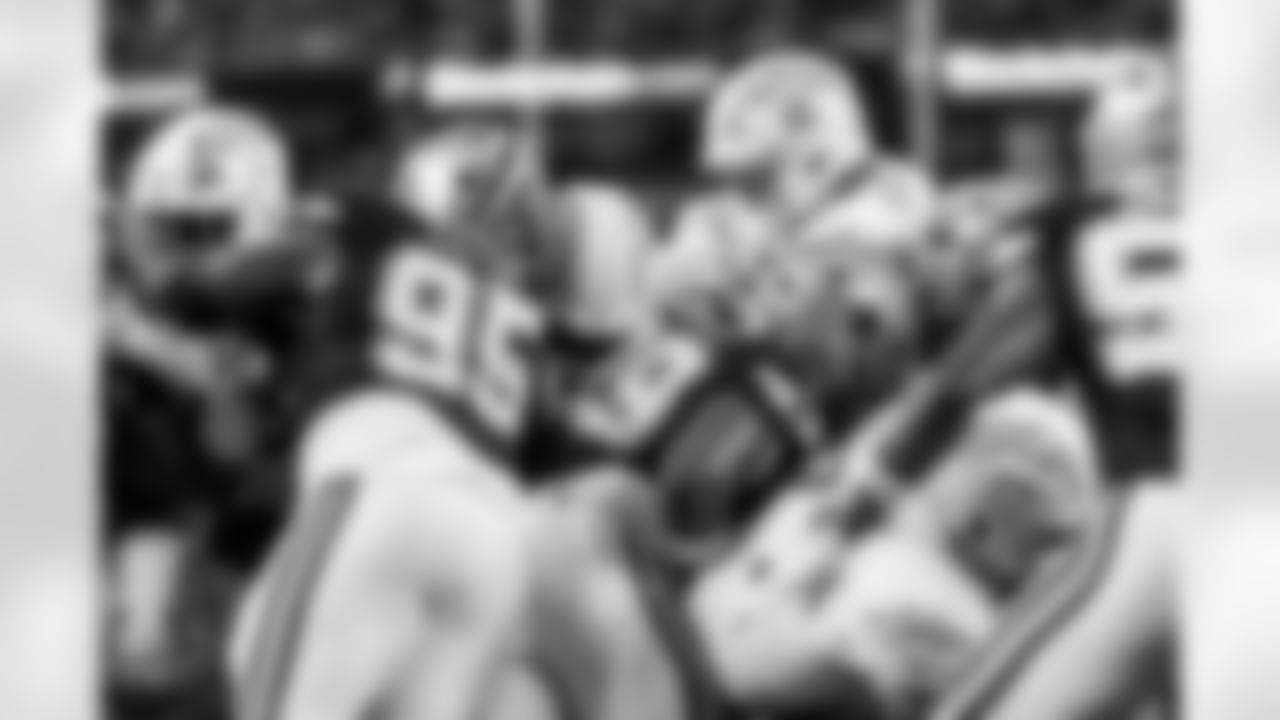 Take a look back at the best photos of Justin Herbert's 2025 campaign.