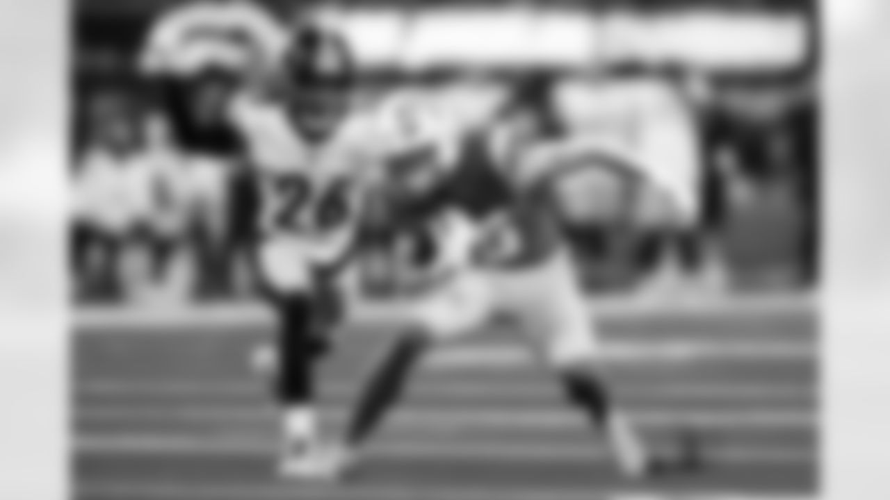 Check out the best shots from the Chargers Week 10 matchup against the Steelers!