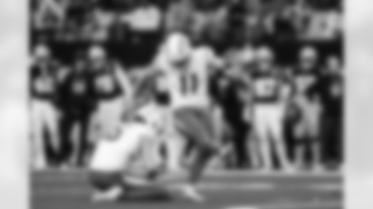 K Cameron Dicker (11) and P JK Scott (16)