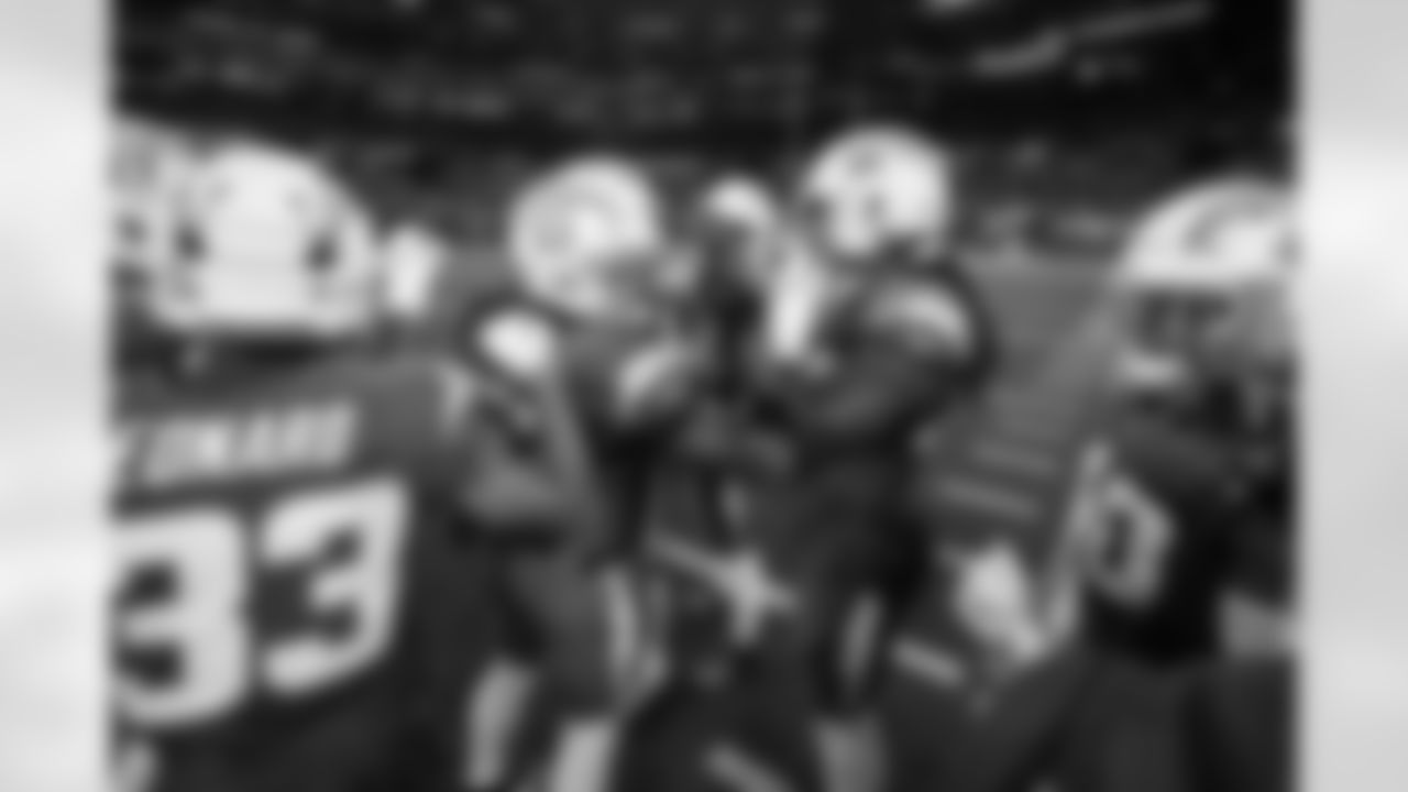 LB Del'Shawn Phillips (53) and OLB Bud Dupree (48)