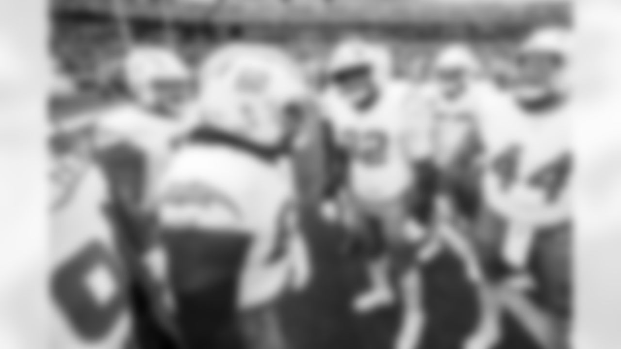 OL Jamaree Salyer (68) and DL Justin Eboigbe (92)