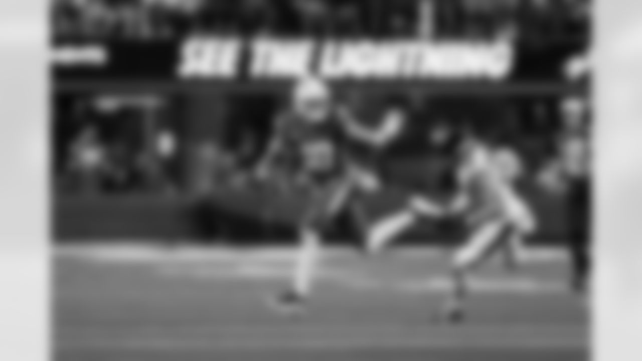 QB Justin Herbert (10)