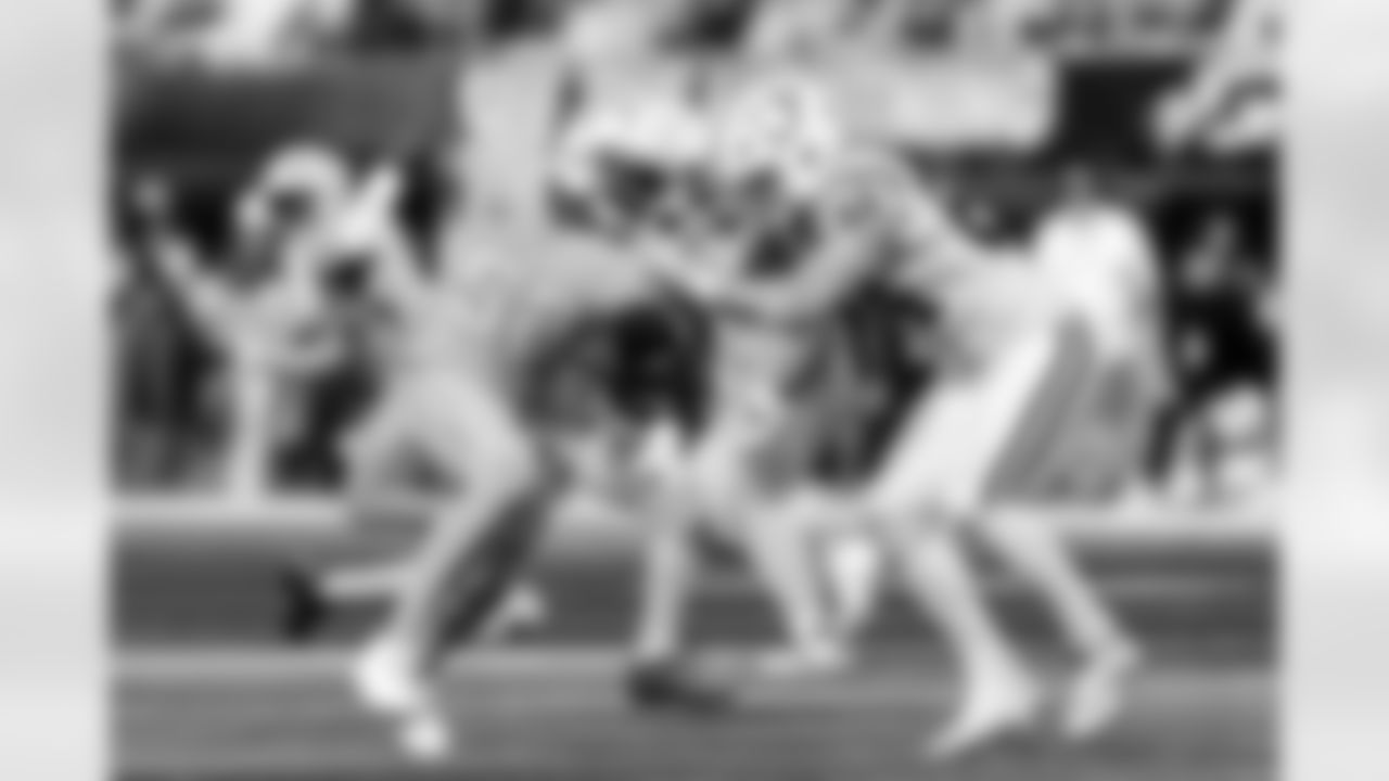 OLB Khalil Mack (52)