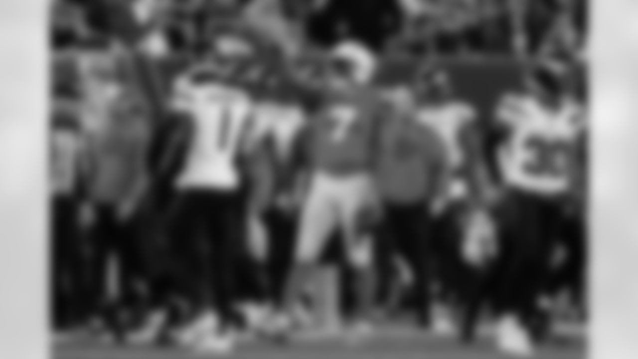 The Los Angeles Chargers play the New York Jets on Monday, November 6, 2023 at MetLife Stadium in East Rutherford, NJ.
[FINAL SCORE: LAC 27 - NYJ 6]