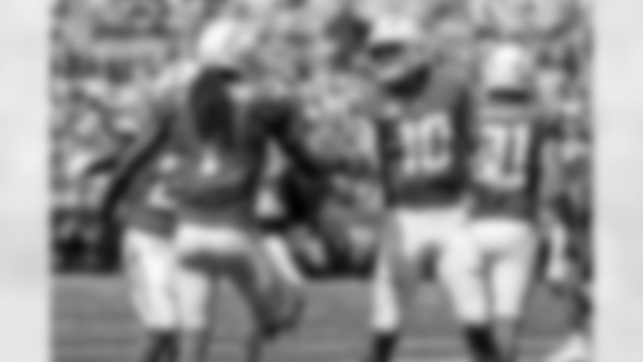 The Los Angeles Chargers play the Carolina Panthers on Sunday, September 15, 2024 at Bank of America Stadium in Charlotte, NC.
[FINAL SCORE: LAC 26 - CAR 3]