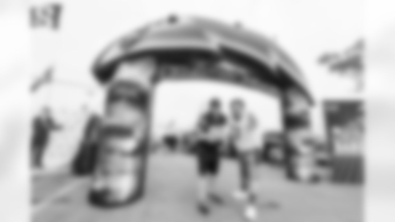 Fans joined the Bolt Fam at Pepsi Tailgate Central to get gameday ready for the Chargers' Week 13 clash with the Las Vegas Raiders.