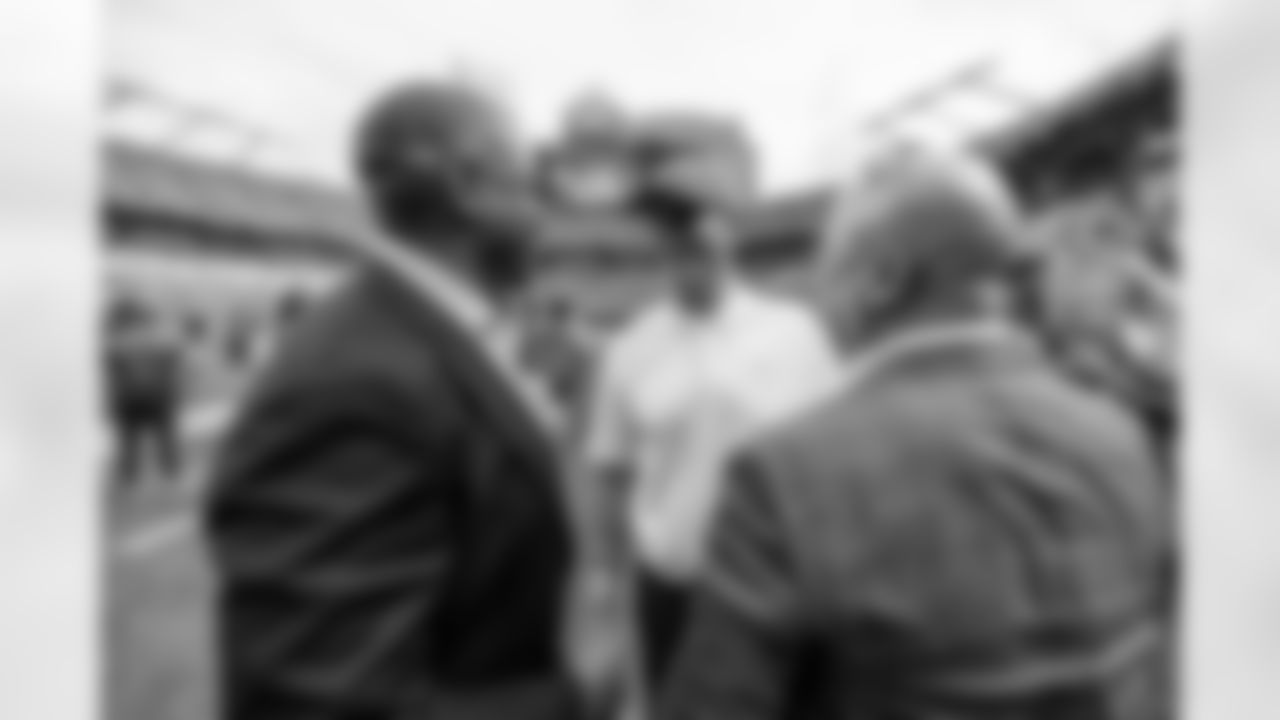 The Los Angeles Chargers play the Carolina Panthers on Sunday, September 15, 2024 at Bank of America Stadium in Charlotte, NC.
[FINAL SCORE: LAC 26 - CAR 3]