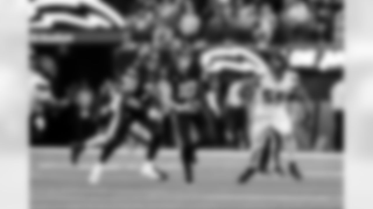 QB Justin Herbert (10)