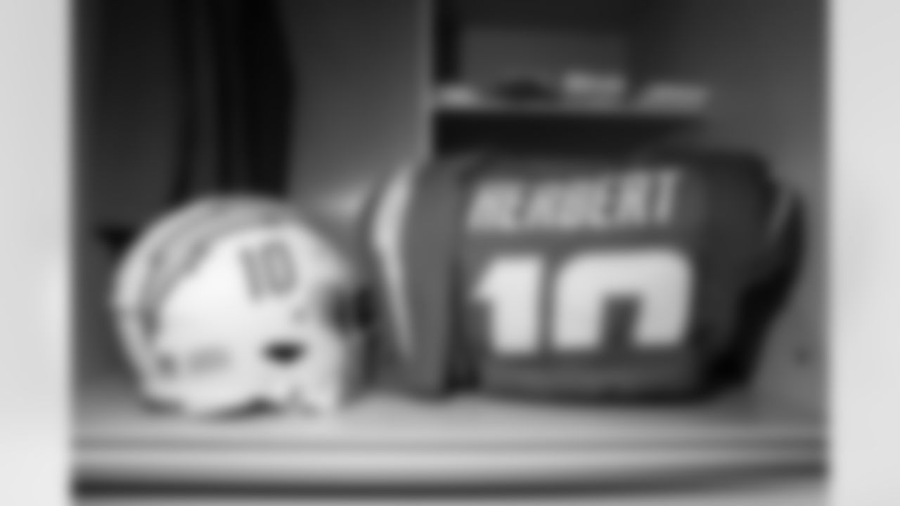 QB Justin Herbert (10)