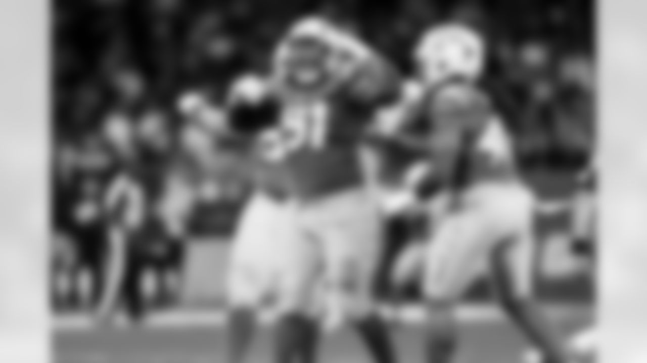 DL Da'Shawn Hand (91)