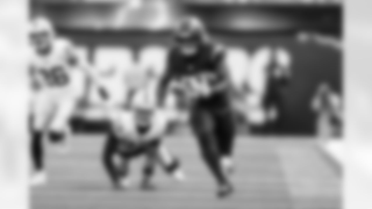 RB Kimani Vidal (30)