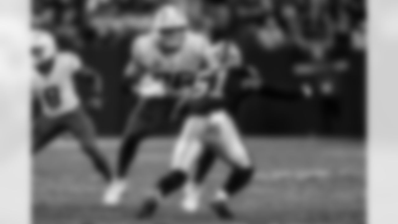 Chargers OT Joe Alt (#76) in action during their Pro Bowl season.