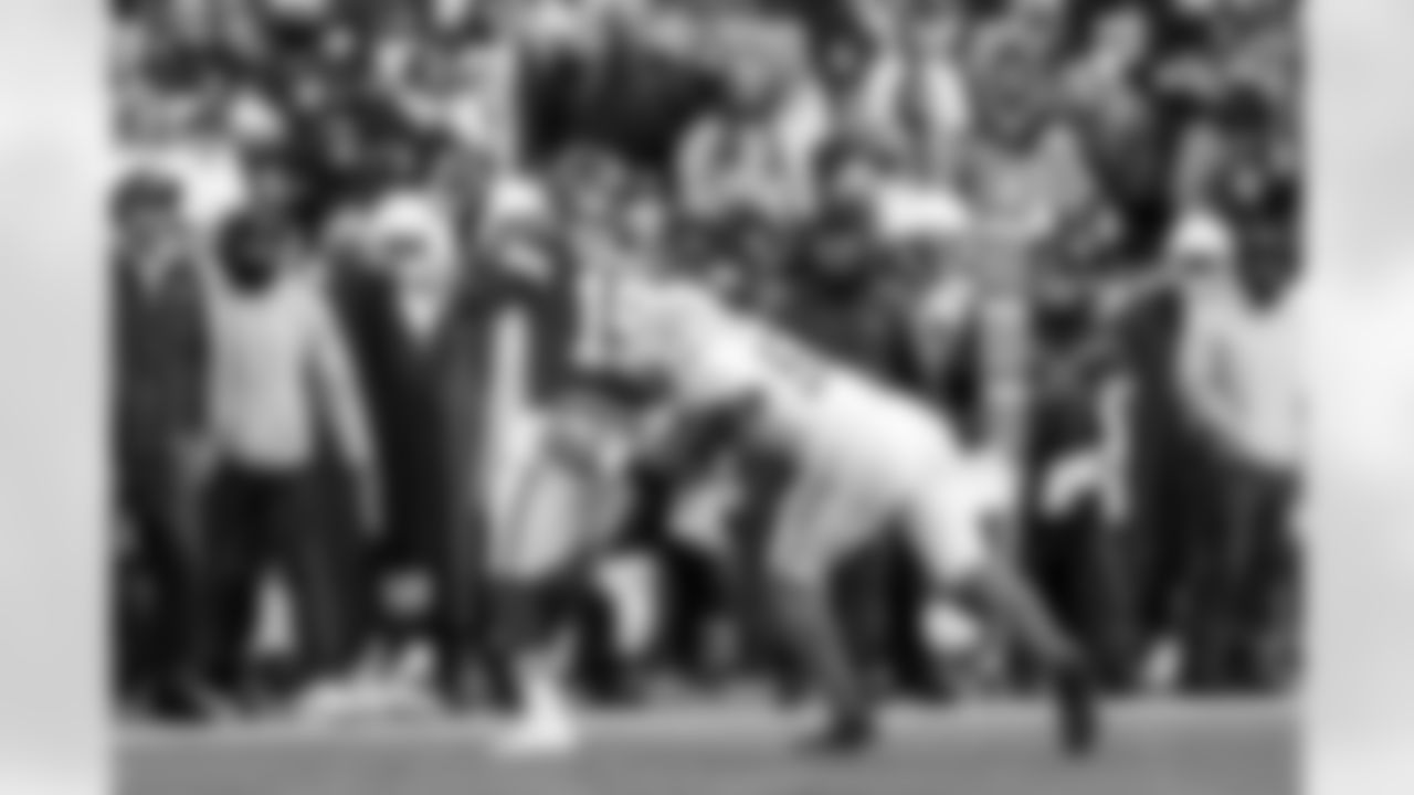 OLB Khalil Mack (52)