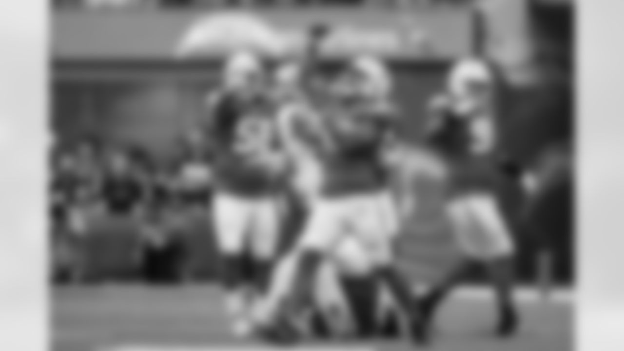 The Los Angeles Chargers play the Las Vegas Raiders on Sunday, October 1, 2023 at SoFi Stadium in Inglewood, CA.
[FINAL SCORE: LAC 24 - LV 17]