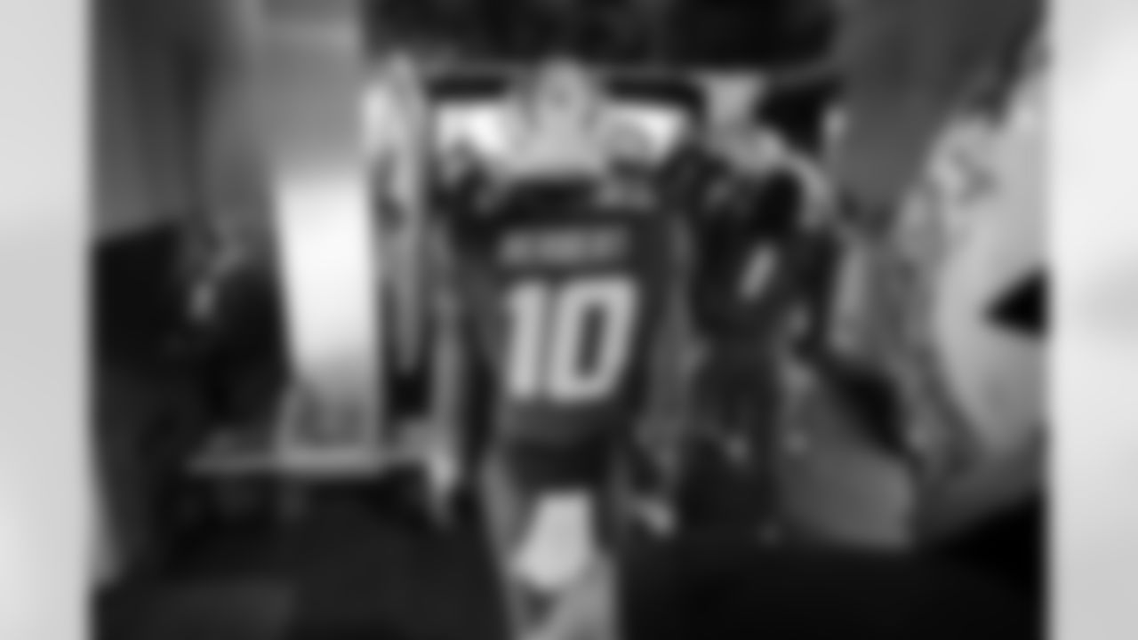 QB Justin Herbert (10)