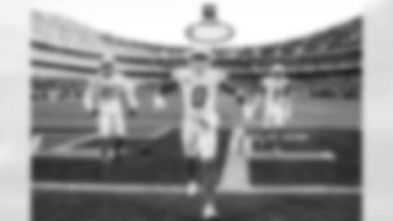 CB Cam Hart (20), LB Daiyan Henley (0) and S Derwin James Jr. (3)