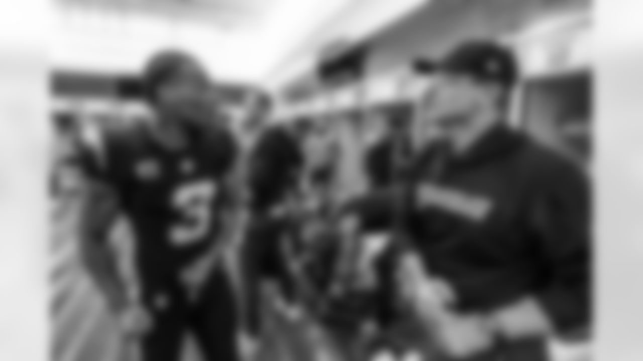 Check out the best shots from the Chargers Week 13 matchup against the Raiders!