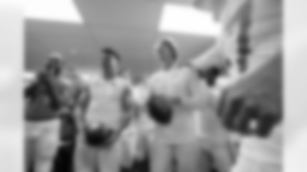 The Los Angeles Chargers play the New England Patriots on Sunday, December 3, 2023 at Gillette Stadium in Foxborough, MA.
[FINAL SCORE: LAC 6 - NE 0]