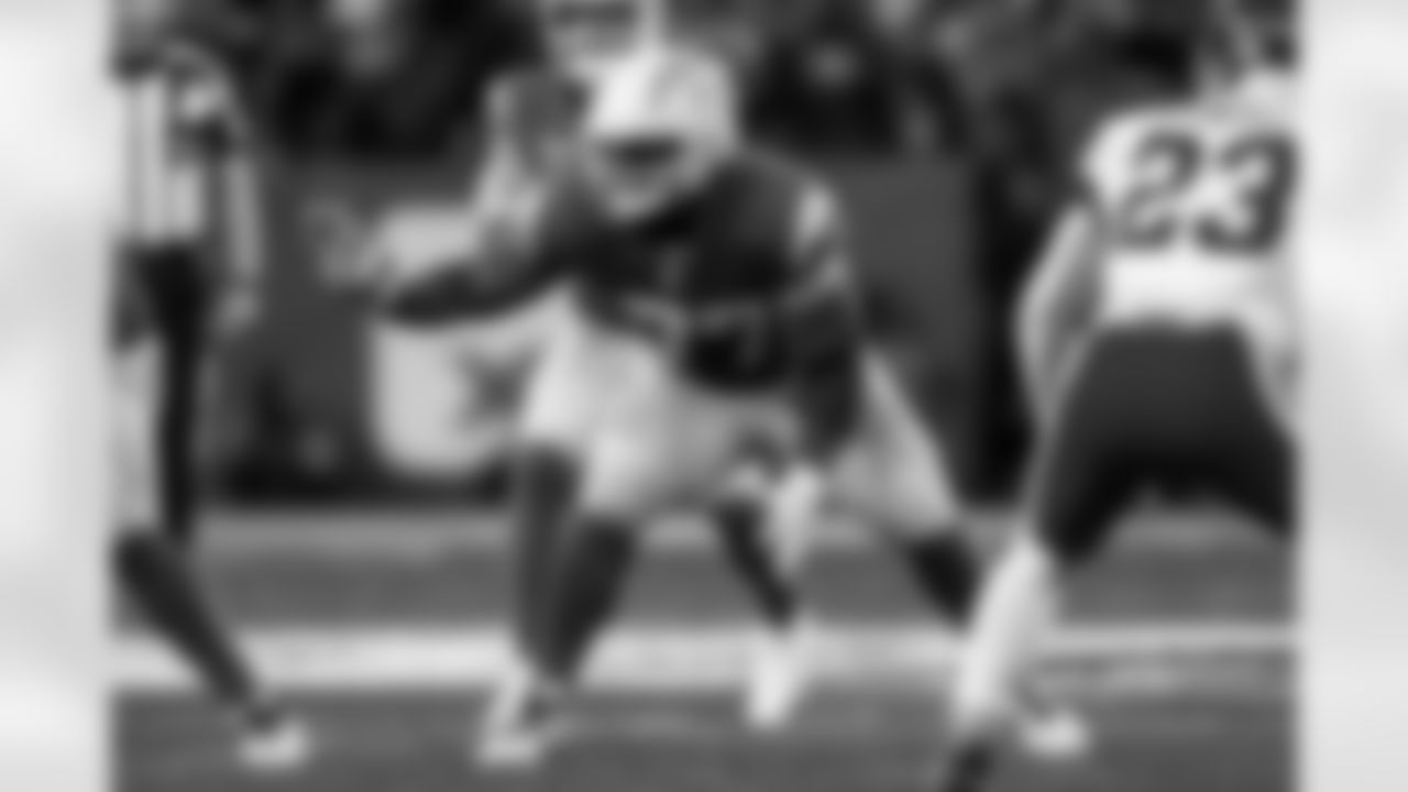 Take a look at the best photos of Chargers 2026 free agent Zion Johnson