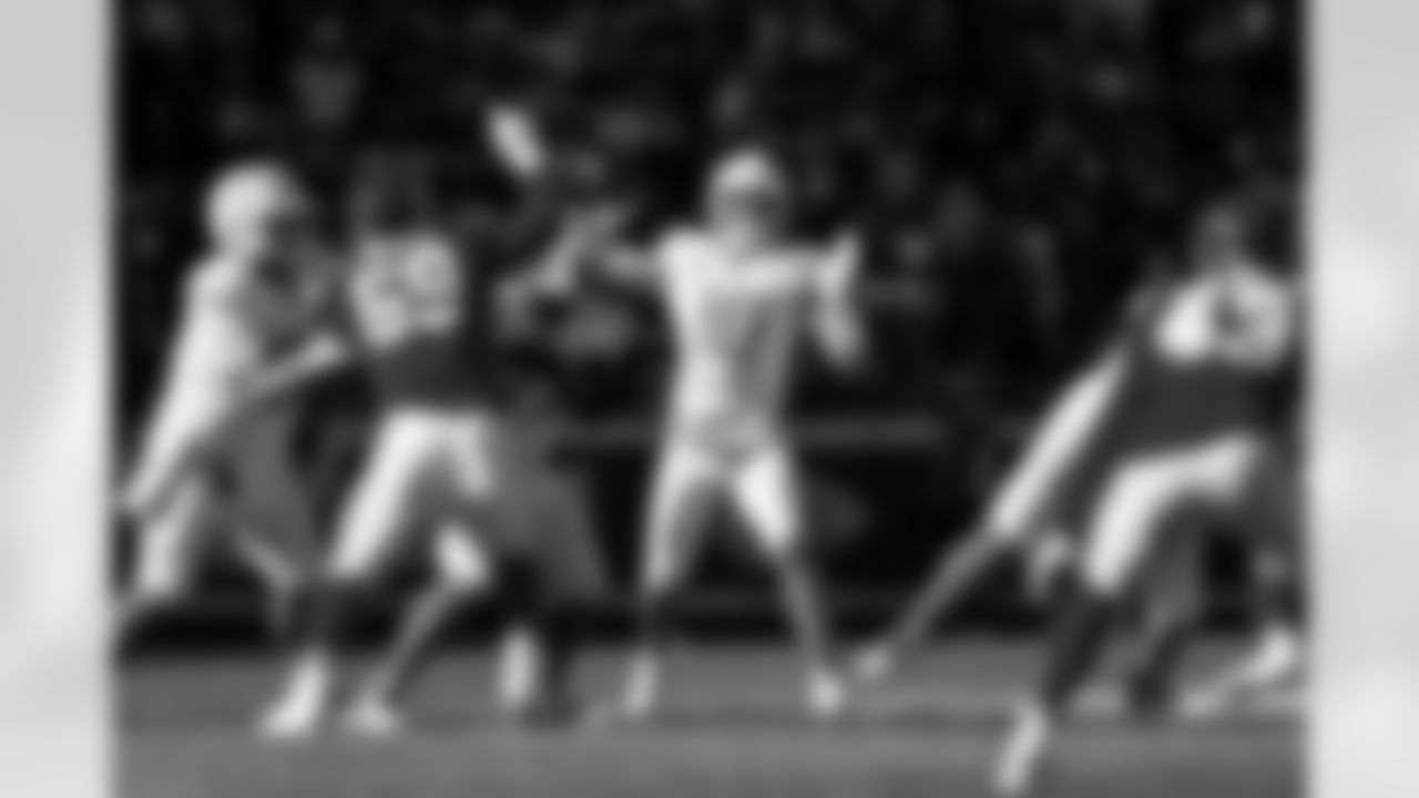 QB Justin Herbert (10)