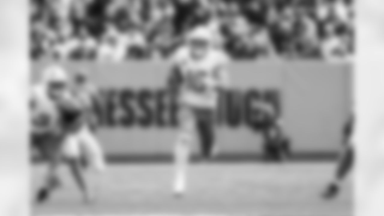 QB Justin Herbert (10)