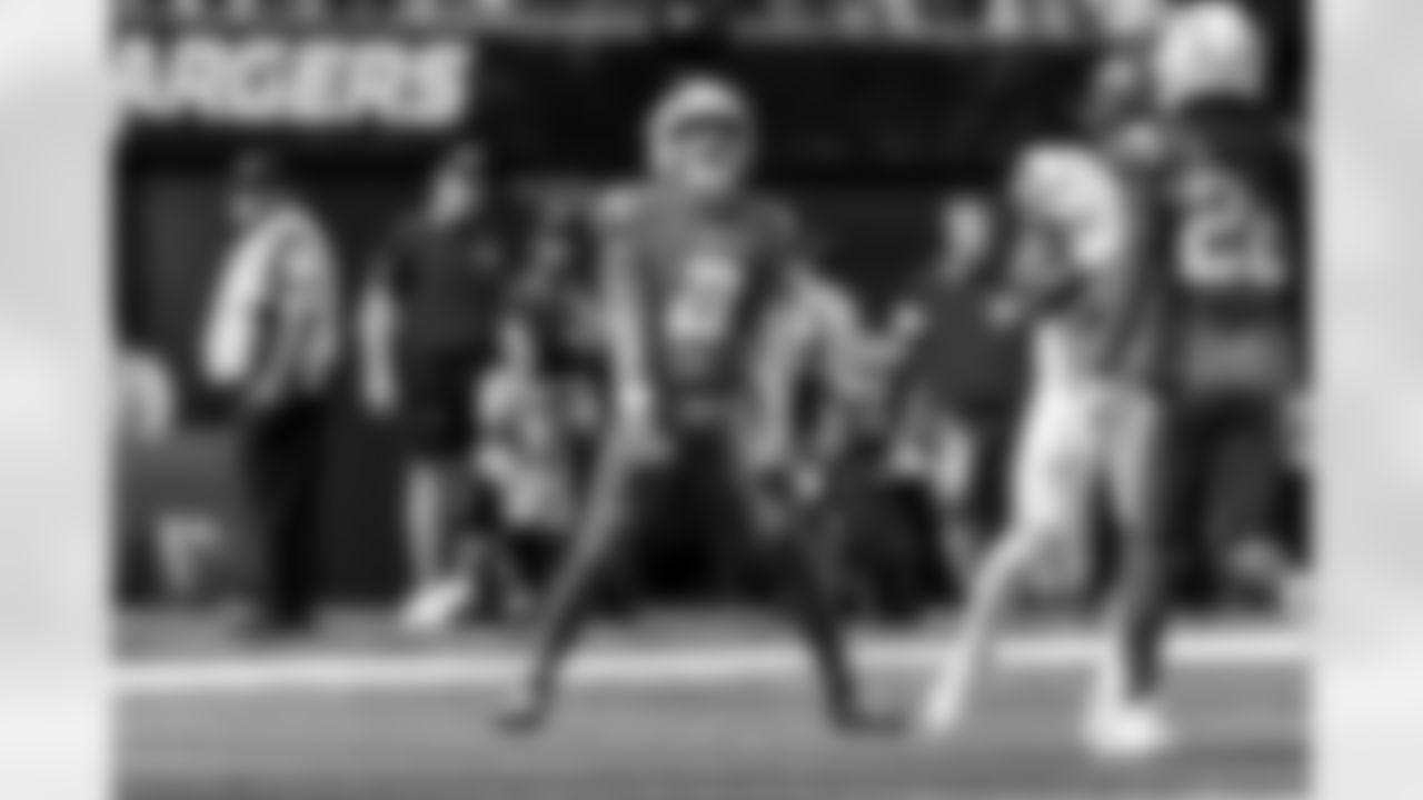 Check out the best shots from the Chargers Week 5 matchup against the Commanders!