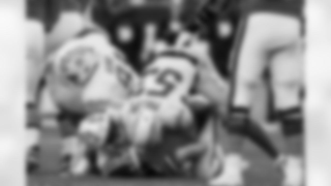 Check out the best shots from the Chargers Week 18 matchup against the Broncos!