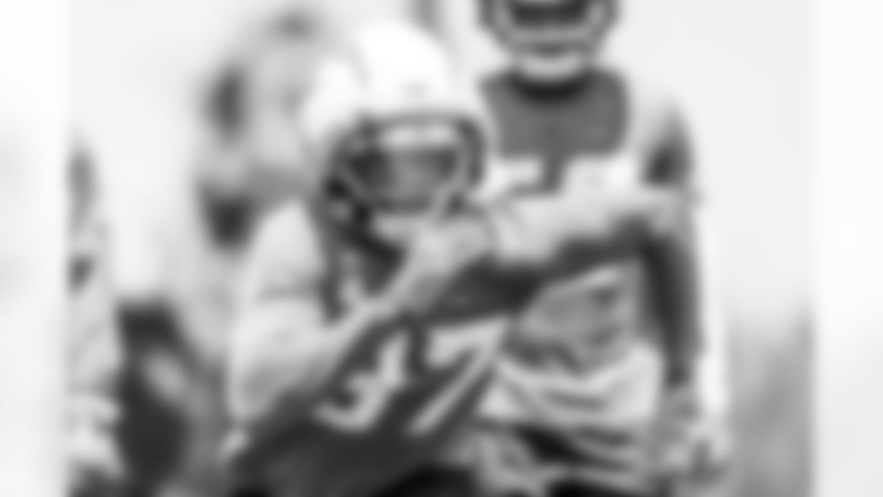 Los Angeles Chargers players participate in Phase 3 of the offseason program on Tuesday, May 27, 2025 at The Bolt in El Segundo, CA.