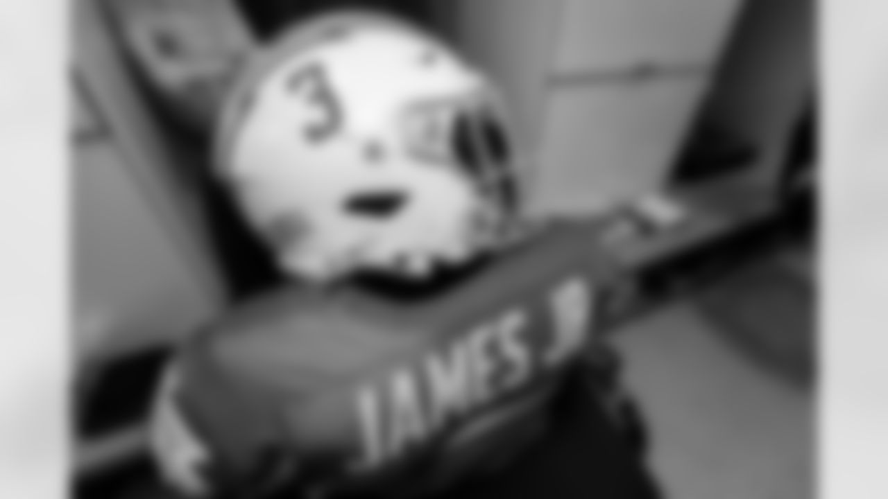 S Derwin James Jr. (3)