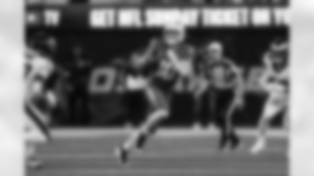 QB Justin Herbert (10)