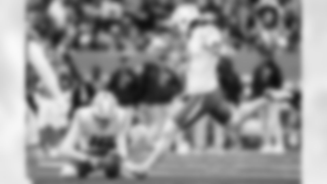 Check out the best shots from the Chargers Week 9 matchup against the Titans!