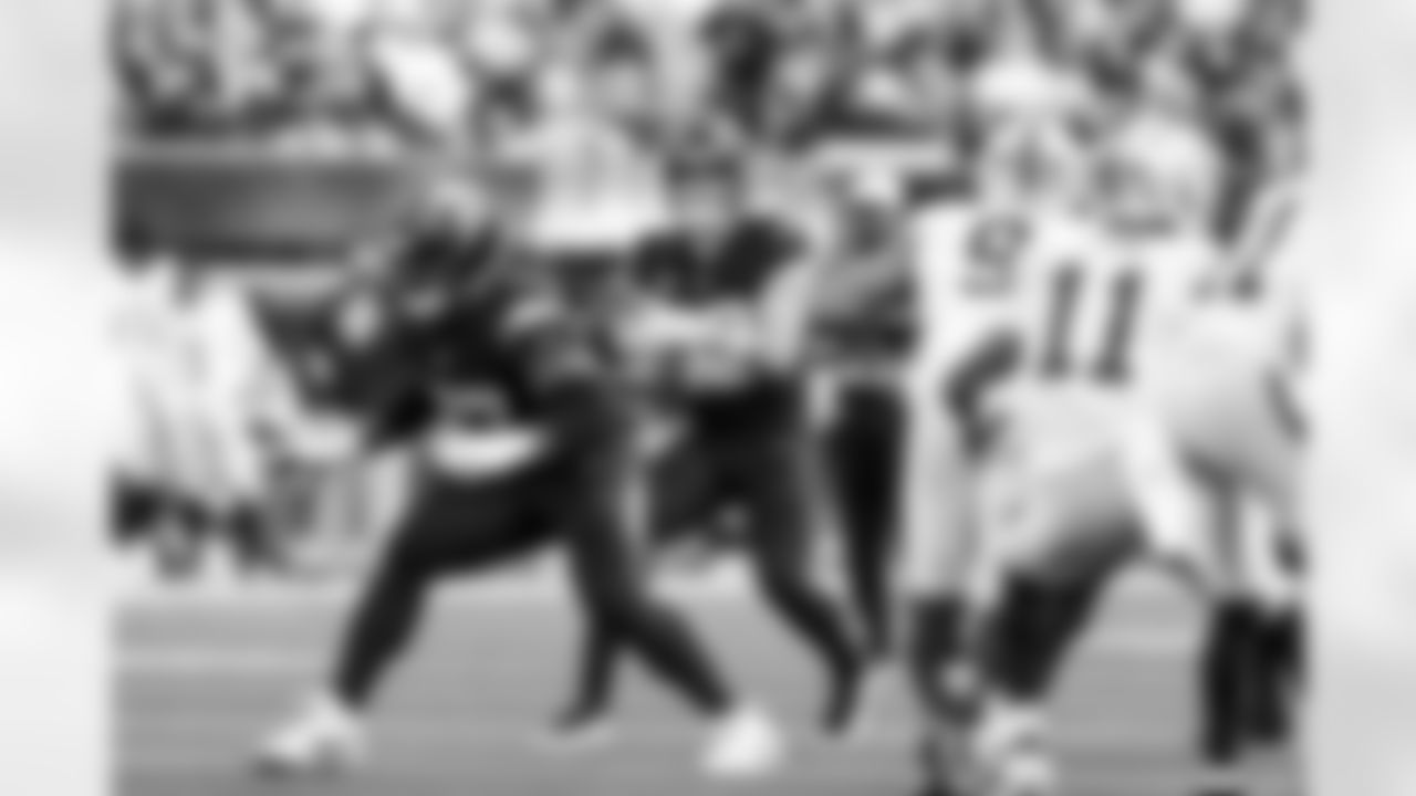 QB Justin Herbert (10)