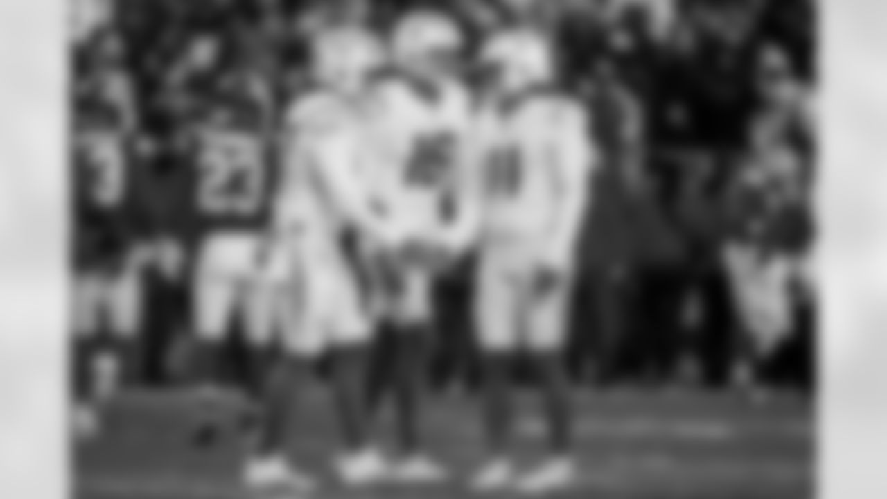 Check out the best shots from the Chargers Week 15 matchup against the Chiefs!