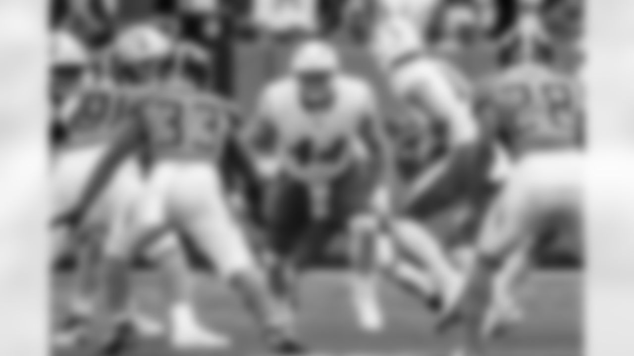 Check out the best shots from the Chargers Week 9 matchup against the Titans!