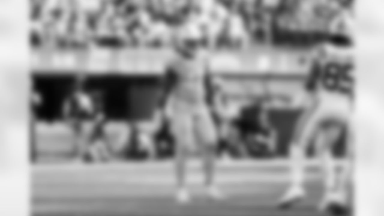OLB Bud Dupree (48)