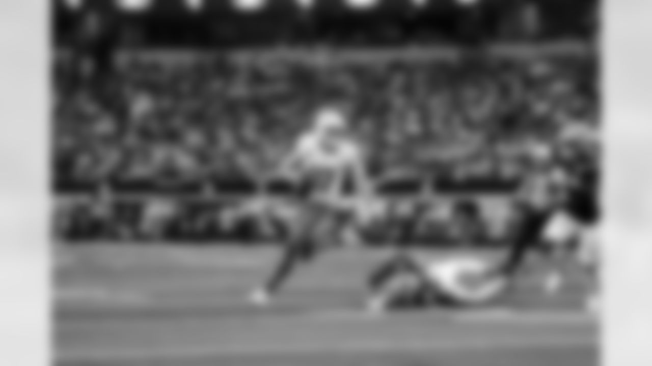 QB Justin Herbert (10)