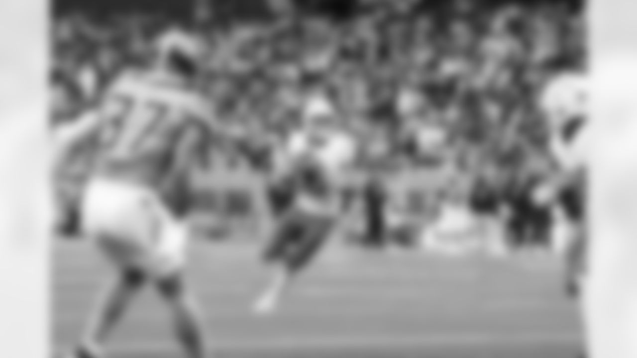 QB Justin Herbert (10)