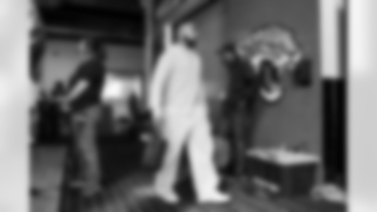 RB Trayveon Williams (38)