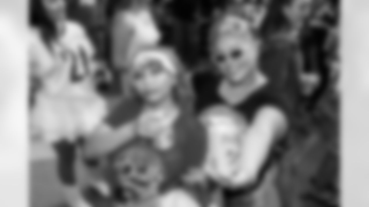 The Los Angeles Chargers play the Denver Broncos on Sunday, September 21, 2025 at SoFi Stadium in Inglewood, CA.
[FINAL SCORE: LAC 23 - DEN 20]