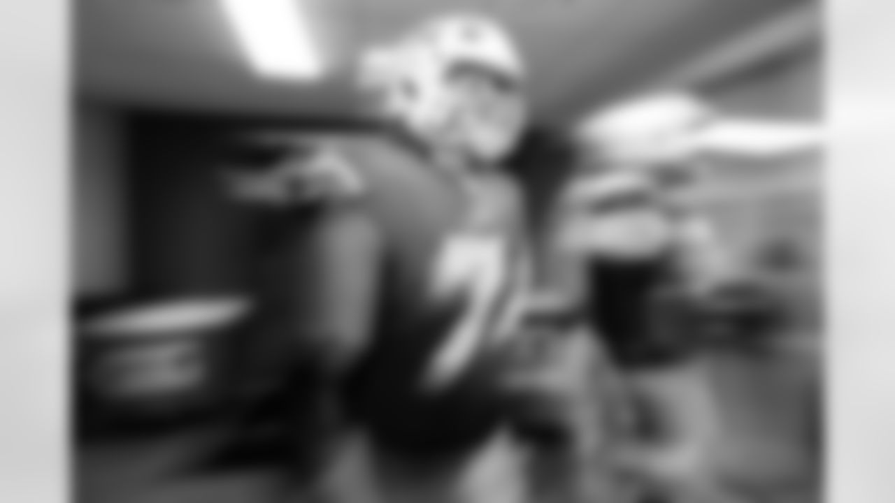 OL Austin Deculus (74)