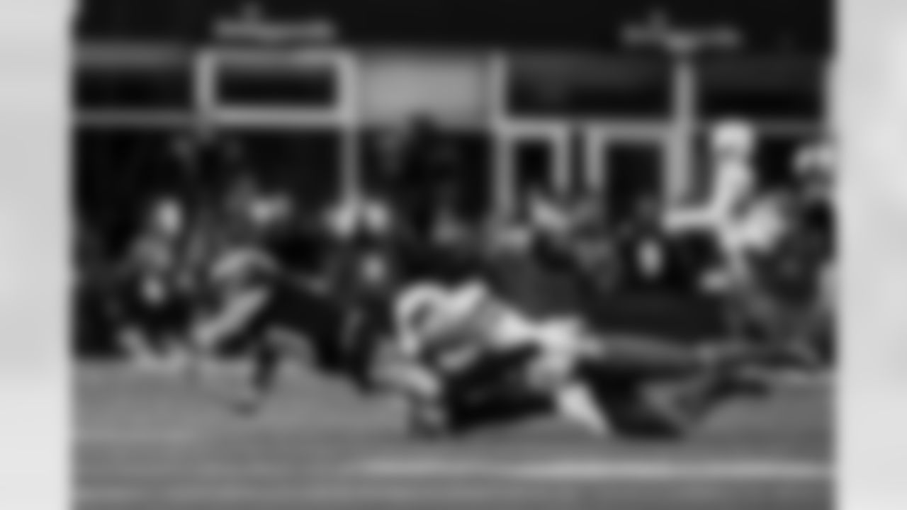 LB Daiyan Henley (0)