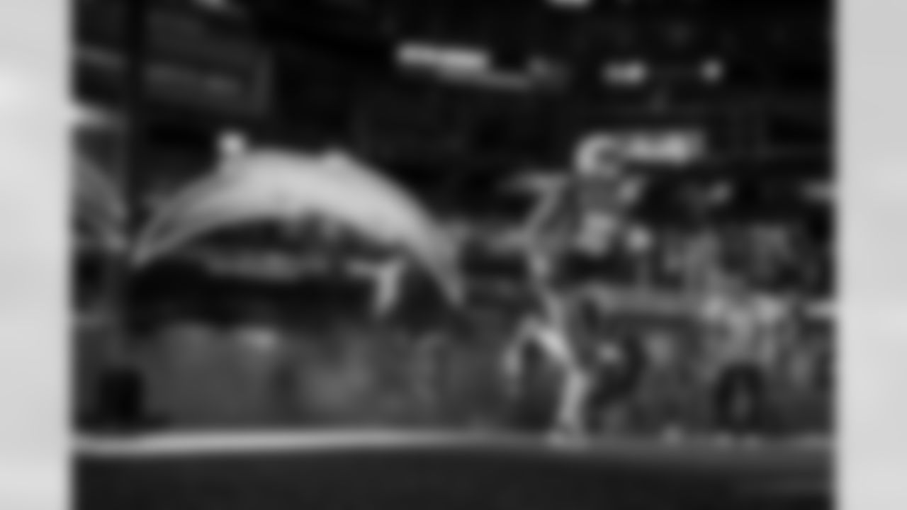 QB Justin Herbert (10)