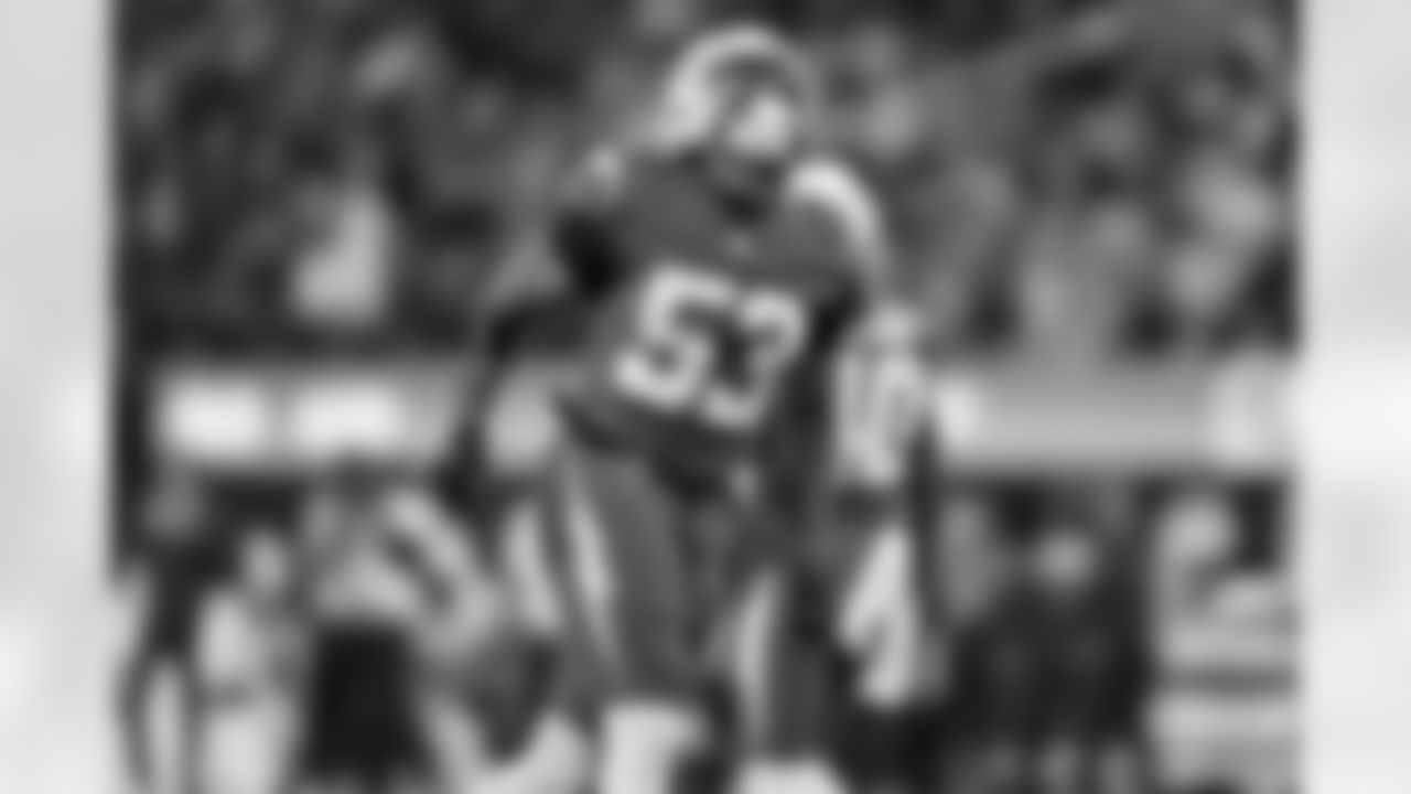 LB Del'Shawn Phillips (53)