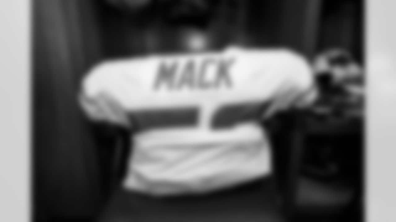 Check out the best shots from the Chargers Week 9 matchup against the Titans!