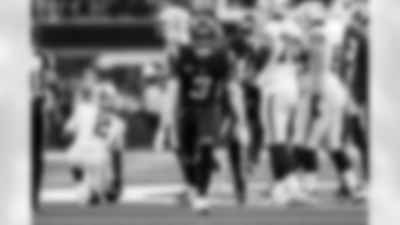 Check out the best shots from the Chargers Week 13 matchup against the Raiders!